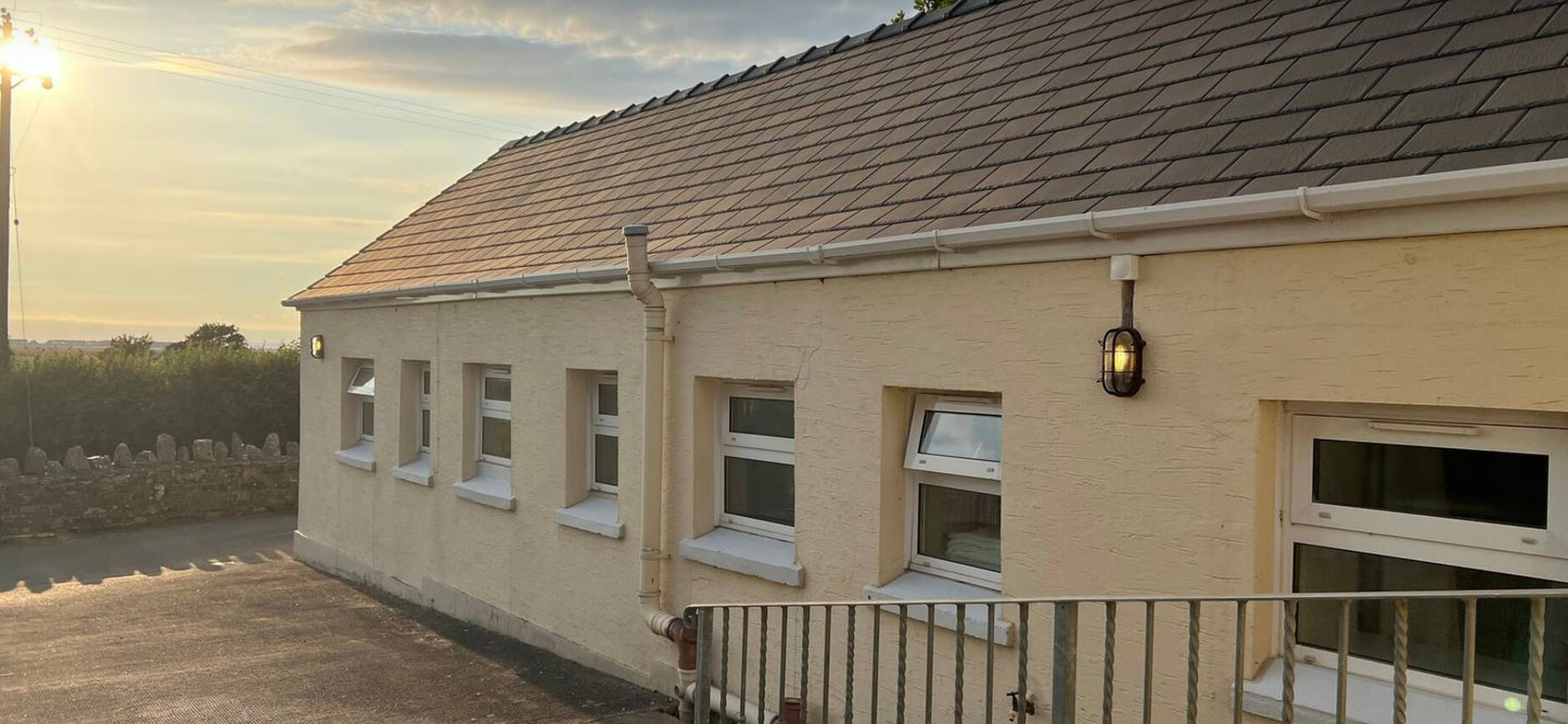 Llanrhidian - Sleeps x20, Hot tub, Ideal for families