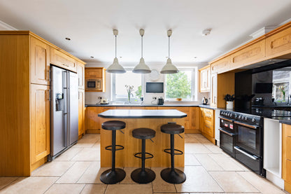 Llanrhidian - Boutique Style Hotel sleeps x15, Gower Peninsula