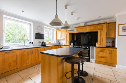 Llanrhidian - Boutique Style Hotel sleeps x15, Gower Peninsula