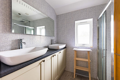 Llanrhidian - Boutique Style Hotel sleeps x15, Gower Peninsula