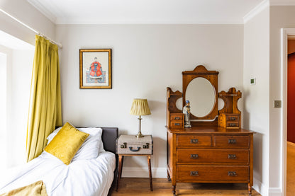 Llanrhidian - Boutique Style Hotel sleeps x15, Gower Peninsula