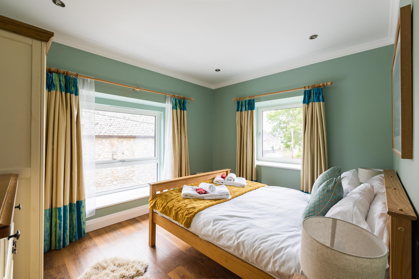 Llanrhidian - Boutique Style Hotel sleeps x15, Gower Peninsula