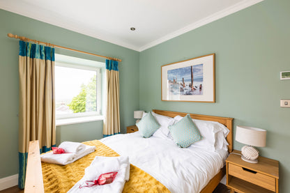 Llanrhidian - Boutique Style Hotel sleeps x15, Gower Peninsula
