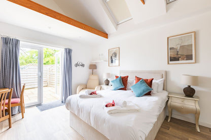 Llanrhidian - Boutique Style Hotel sleeps x15, Gower Peninsula