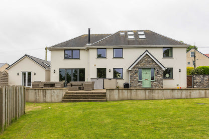 Llanrhidian - Boutique Style Hotel sleeps x15, Gower Peninsula