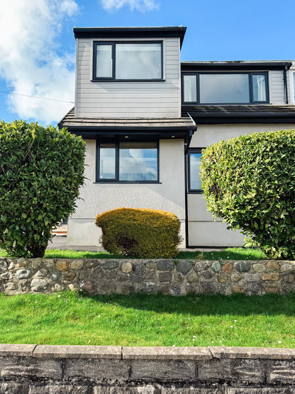 Sea Views, Modern, West Cross, Close to Mumbles, Sleeps x5