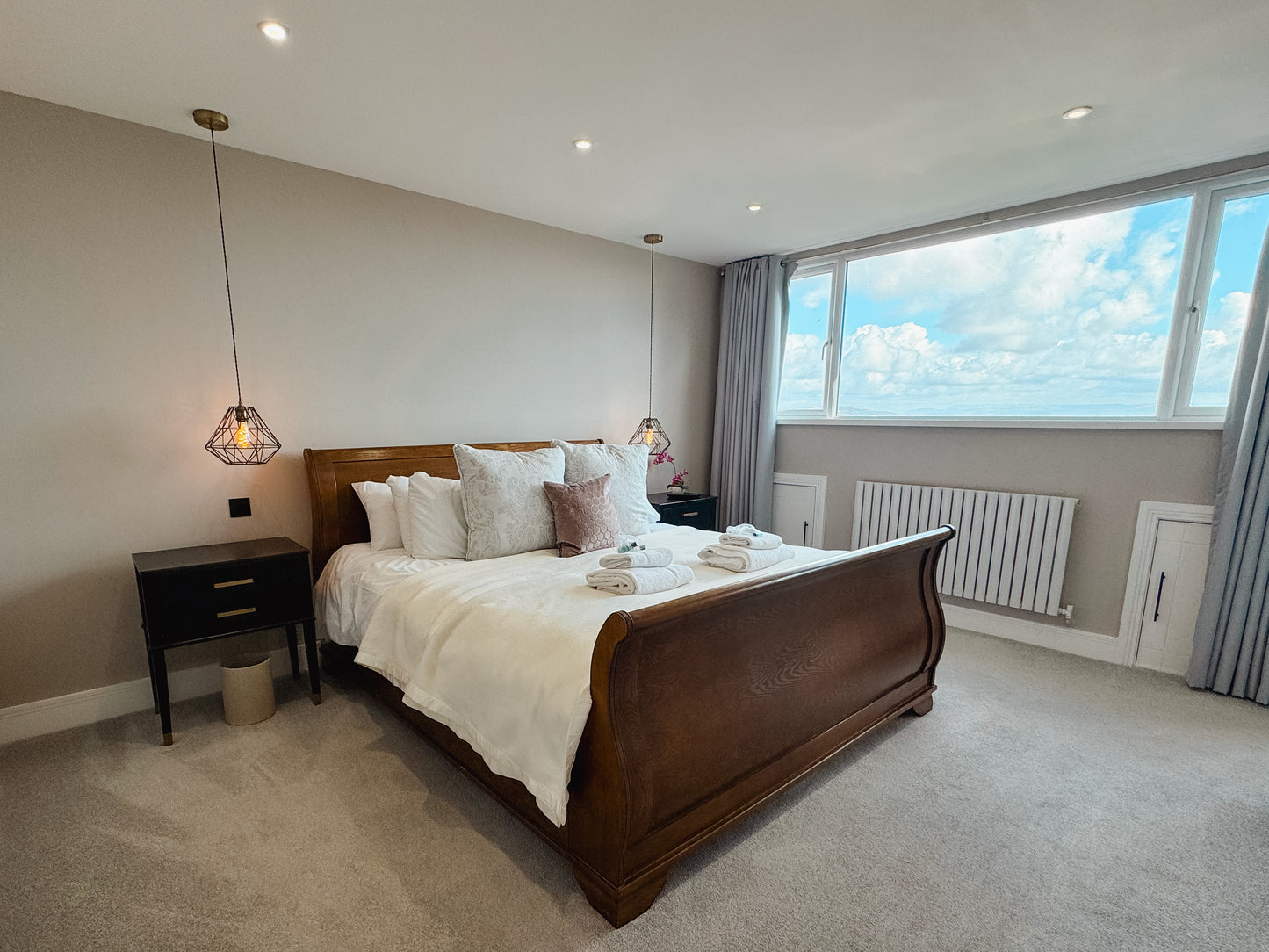 Sea Views, Modern, West Cross, Close to Mumbles, Sleeps x5