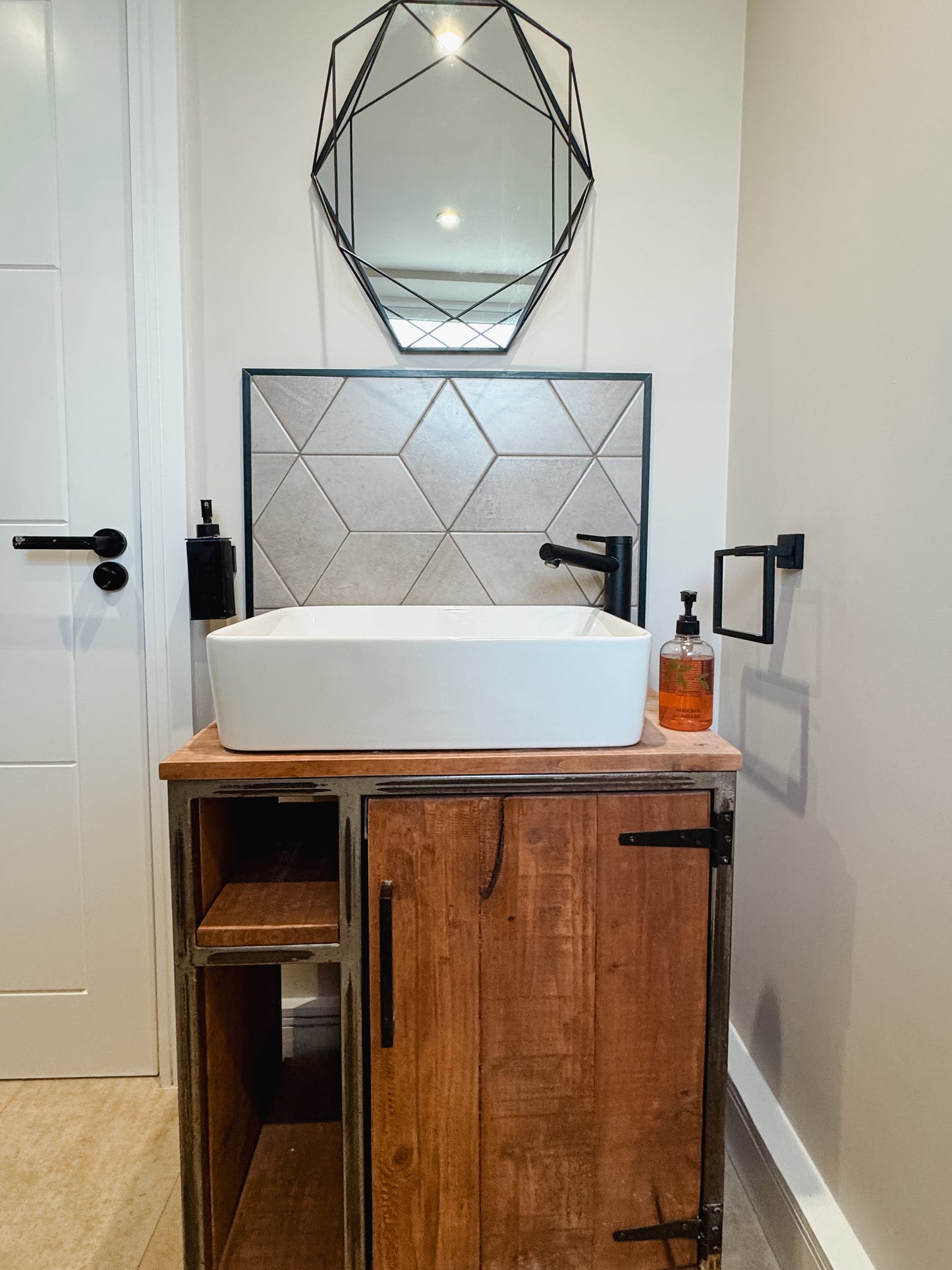 Sea Views, Modern, West Cross, Close to Mumbles, Sleeps x5