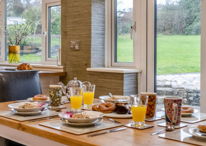 Llanrhidian - Sleeps x20, Hot tub, Ideal for families