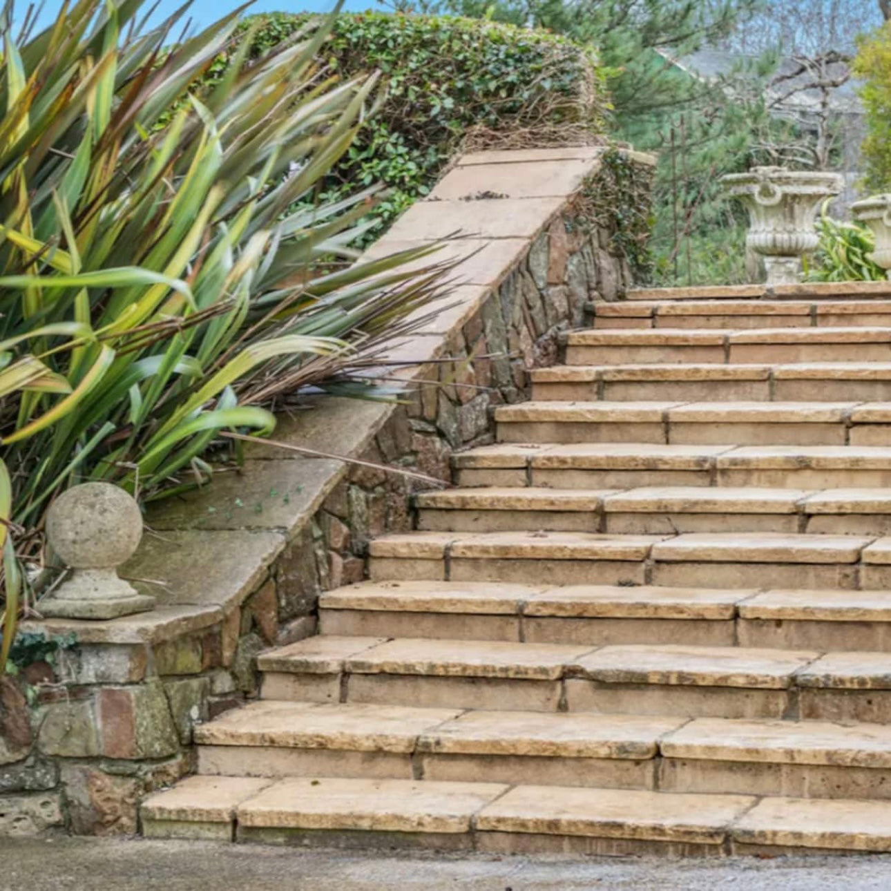 Llanrhidian - Sleeps x20, Hot tub, Ideal for families