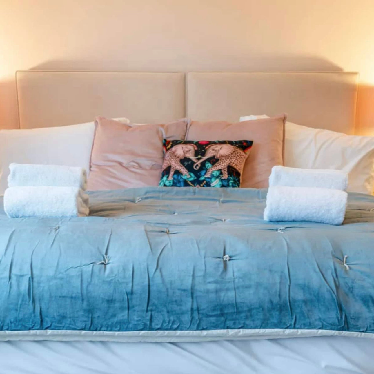 Llanrhidian - Sleeps x20, Hot tub, Ideal for families