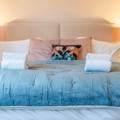 Llanrhidian - Sleeps x20, Hot tub, Ideal for families