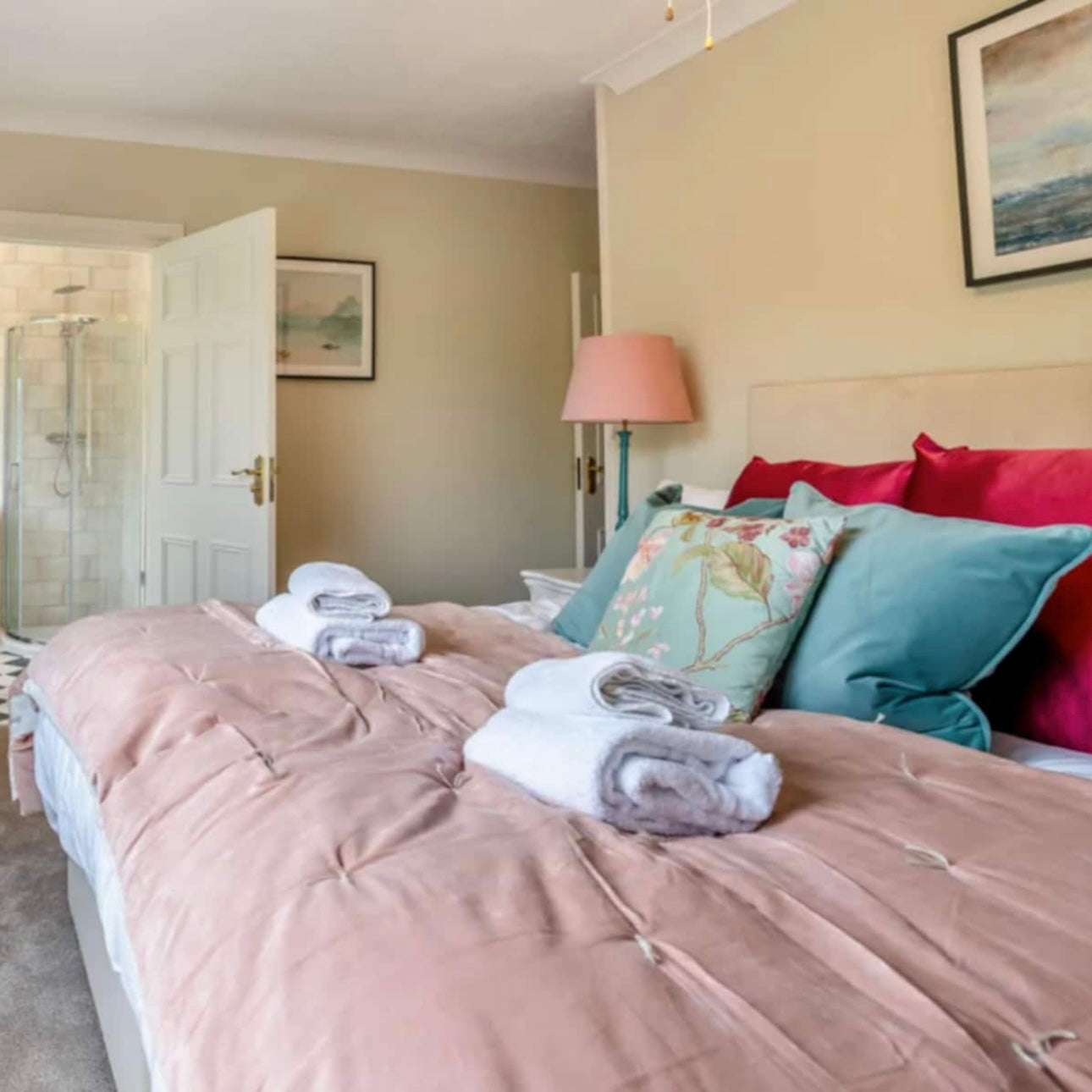 Llanrhidian - Sleeps x20, Hot tub, Ideal for families