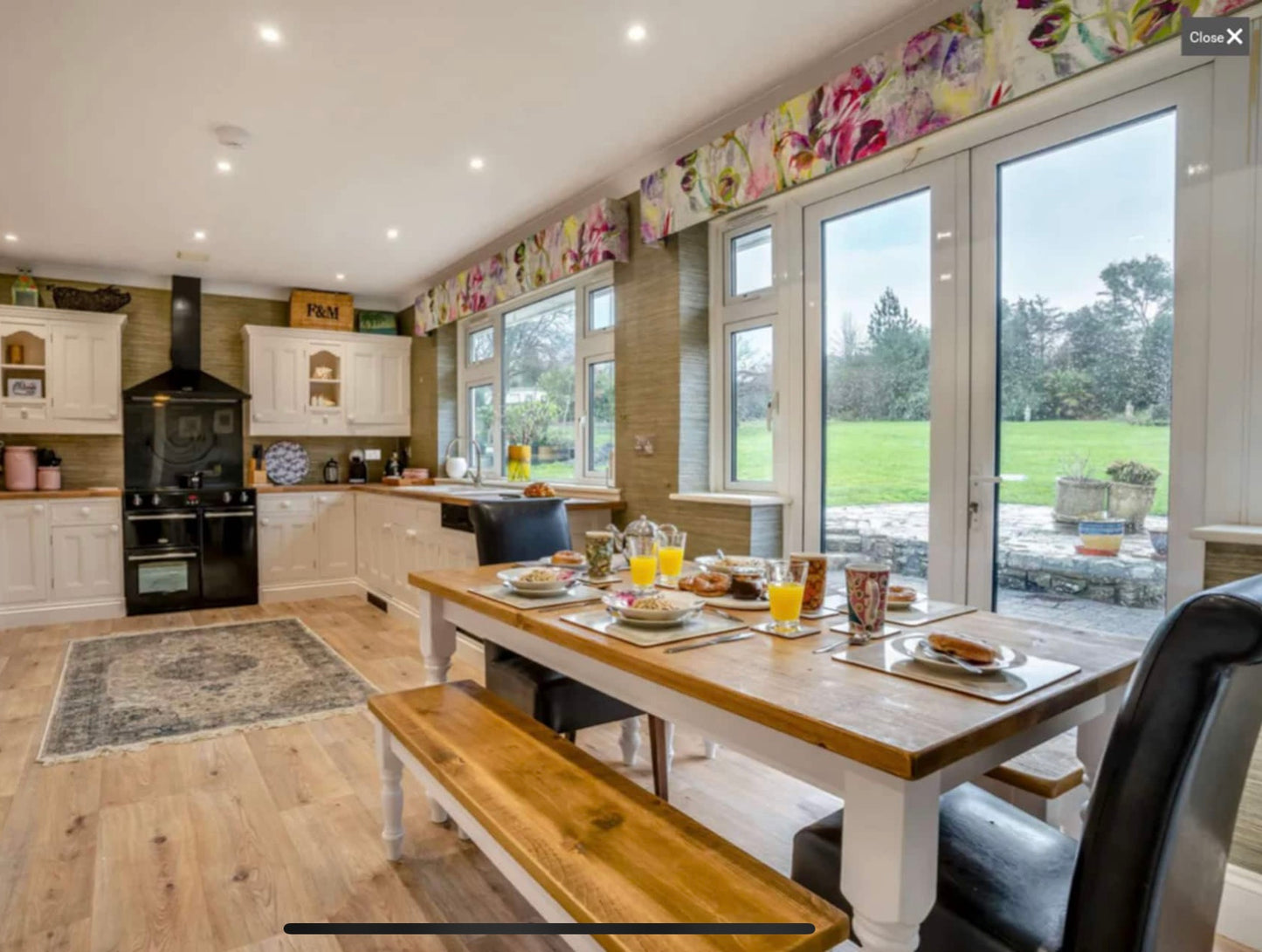 Llanrhidian - Sleeps x20, Hot tub, Ideal for families