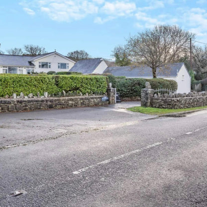 Llanrhidian - Sleeps x20, Hot tub, Ideal for families