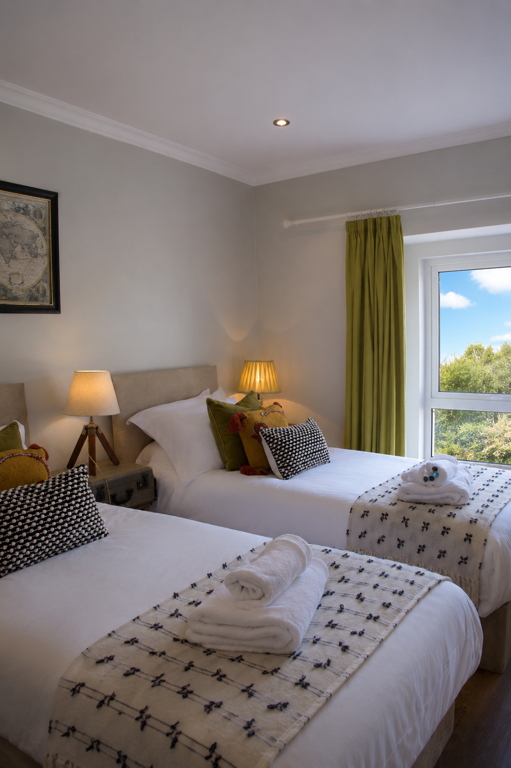 Llanrhidian - Boutique Style Hotel sleeps x15, Gower Peninsula