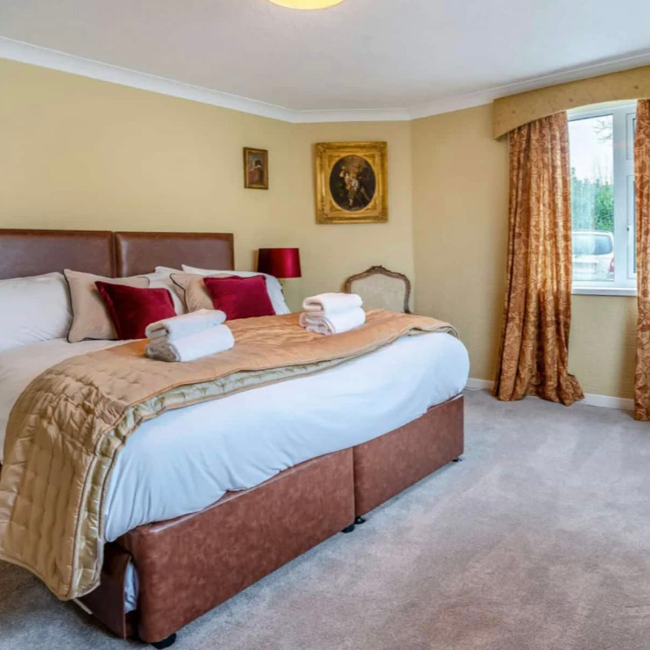 Llanrhidian - Sleeps x20, Hot tub, Ideal for families