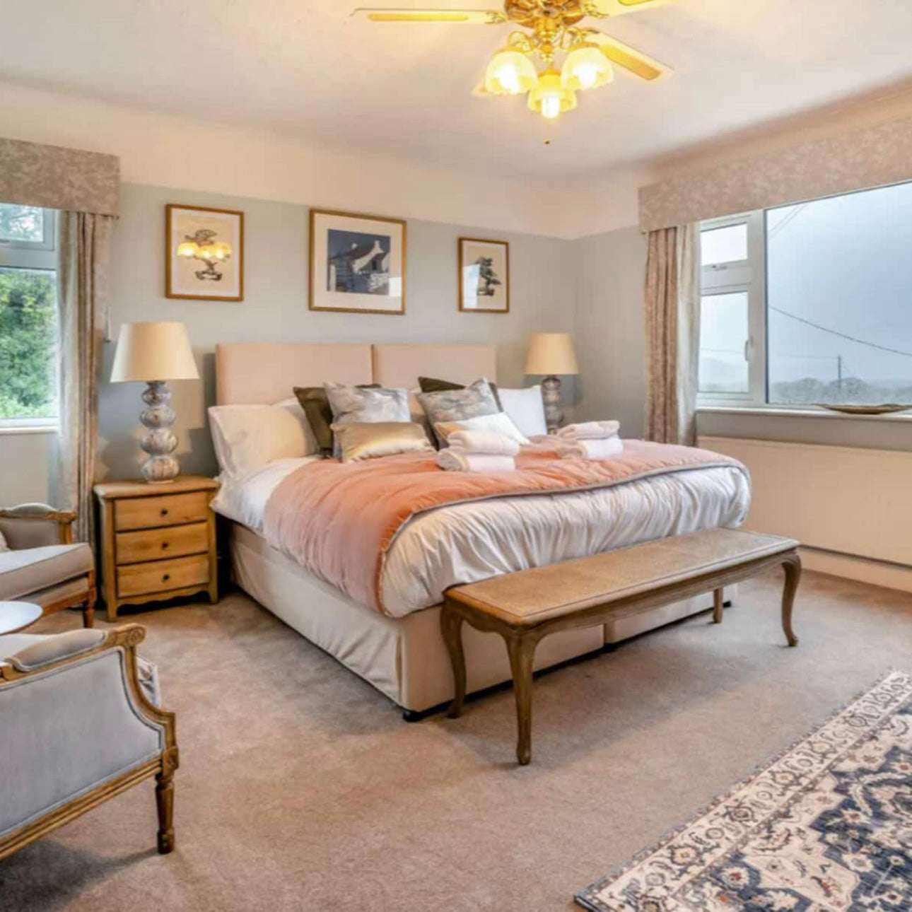 Llanrhidian - Sleeps x20, Hot tub, Ideal for families