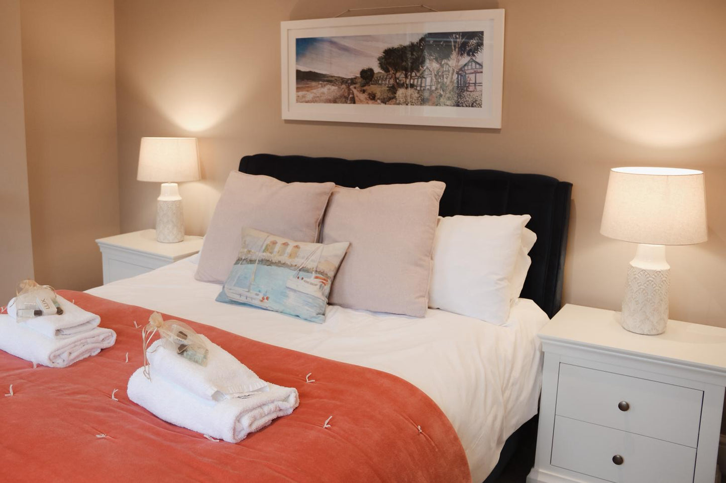 Mumbles - Gower Place, Sleeps x8, Central with parking