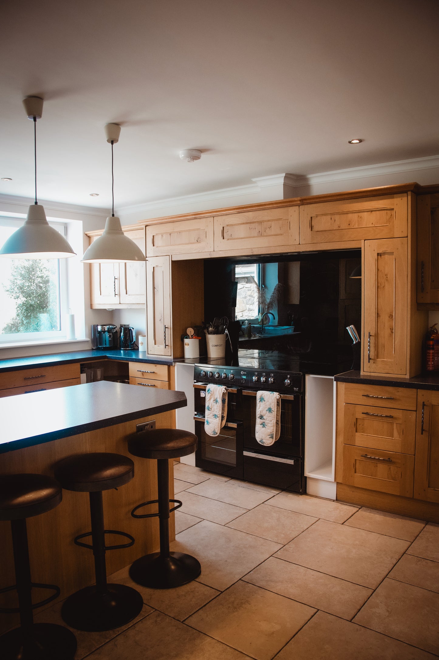 Llanrhidian - Boutique Style Hotel sleeps x15, Gower Peninsula
