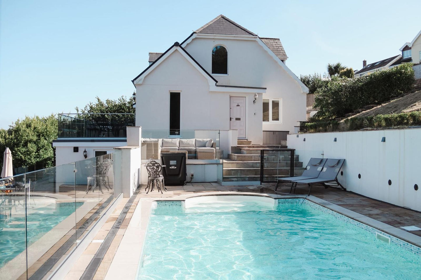 Luxury Retreat, Outdoor Pool, Mumbles, Sleeps x14