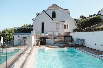 Luxury Retreat, Outdoor Pool, Mumbles, Sleeps x14