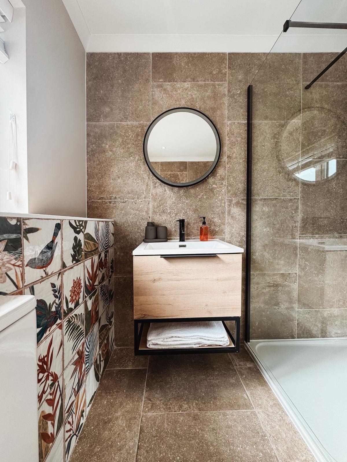 Luxury Retreat, Outdoor Pool, Mumbles, Sleeps x14