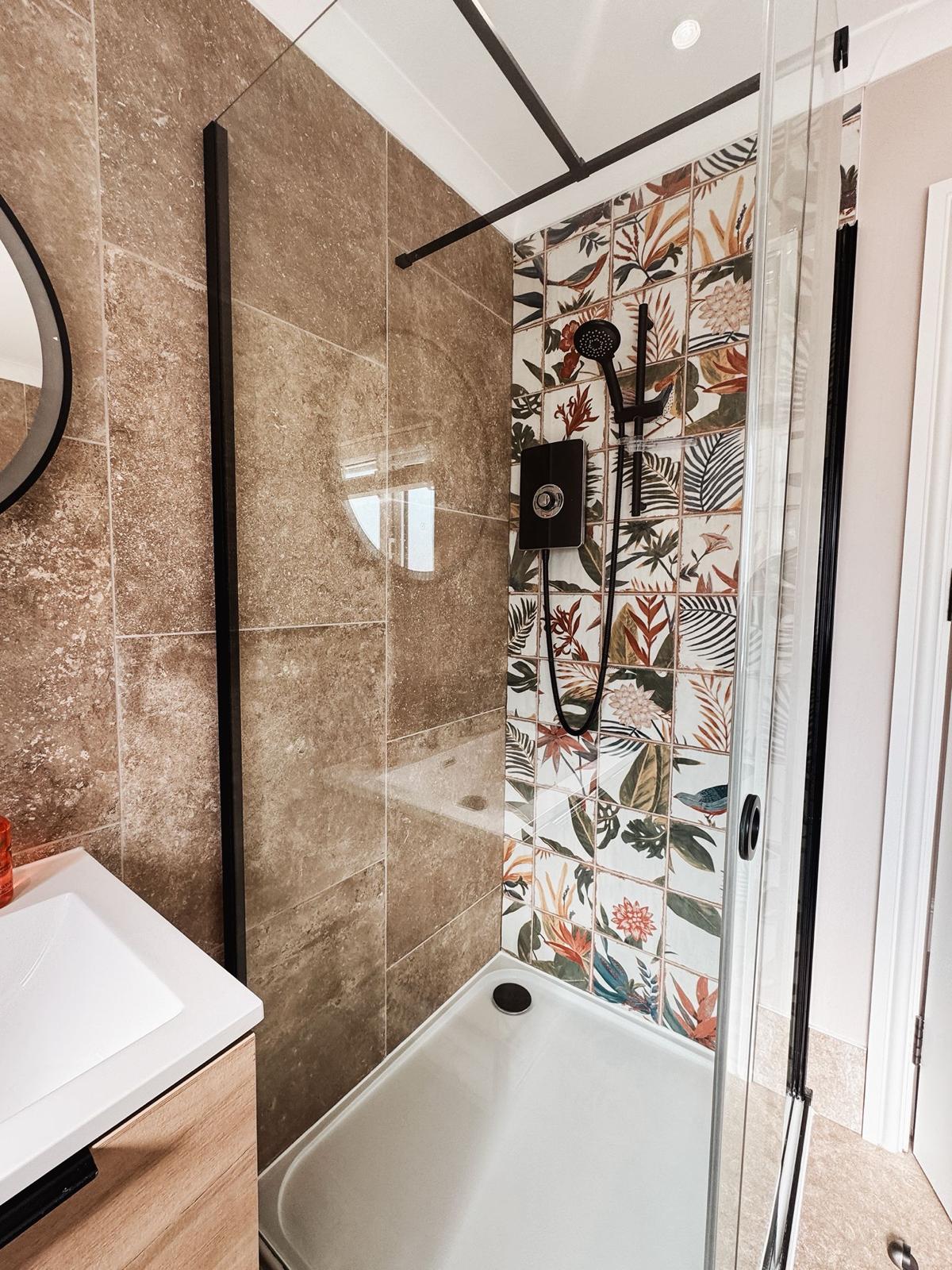 Luxury Retreat, Outdoor Pool, Mumbles, Sleeps x14