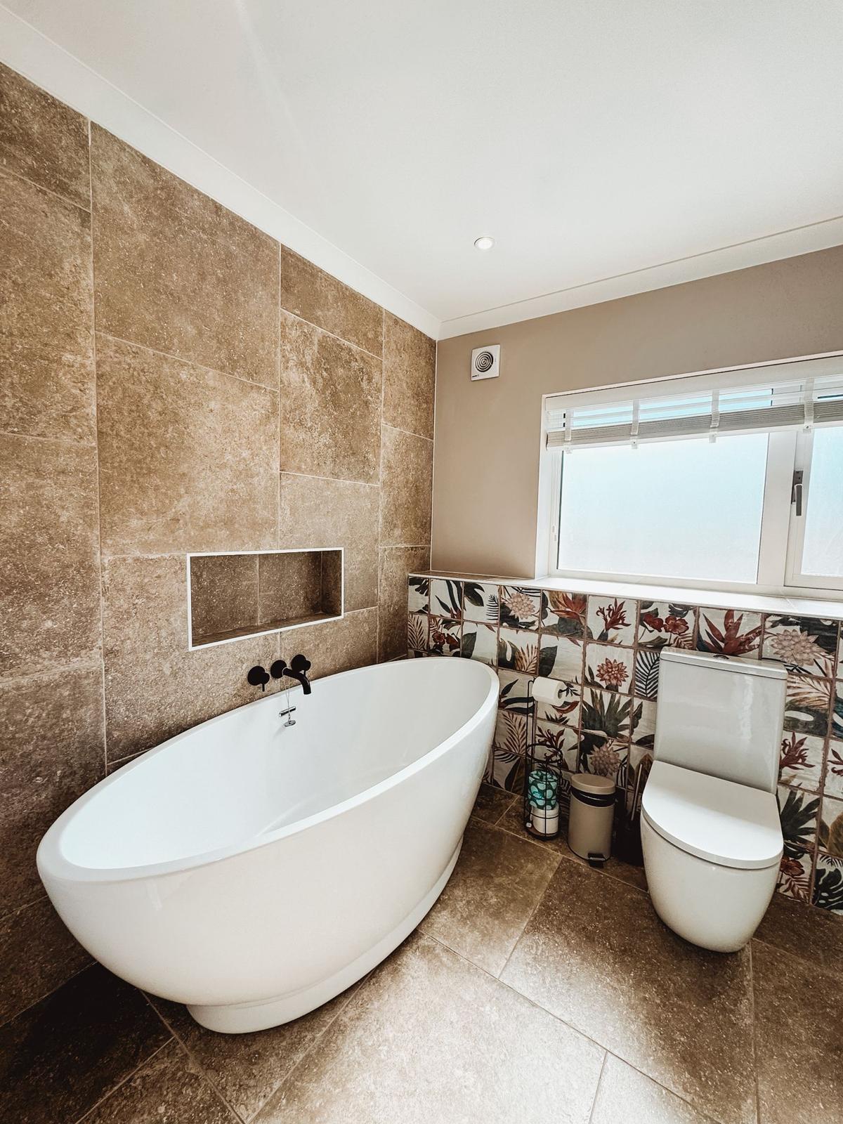 Luxury Retreat, Outdoor Pool, Mumbles, Sleeps x14