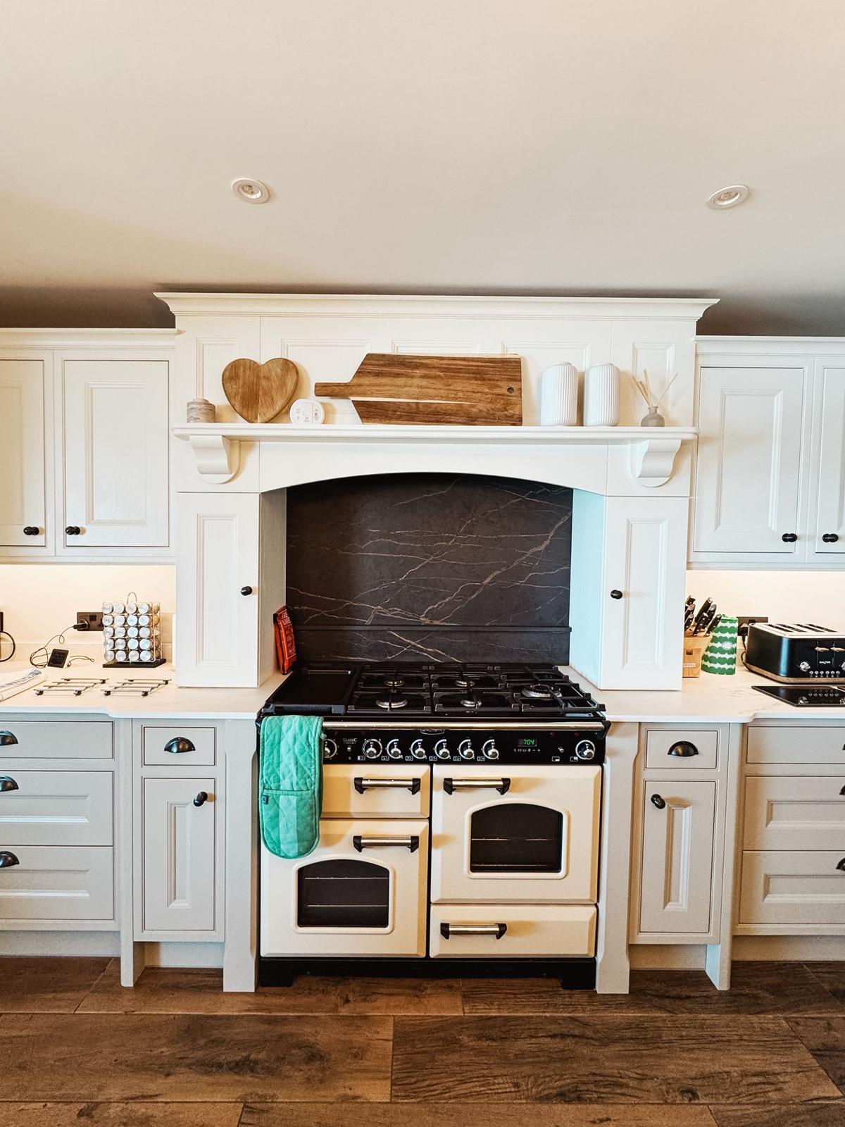 Luxury Retreat, Outdoor Pool, Mumbles, Sleeps x14