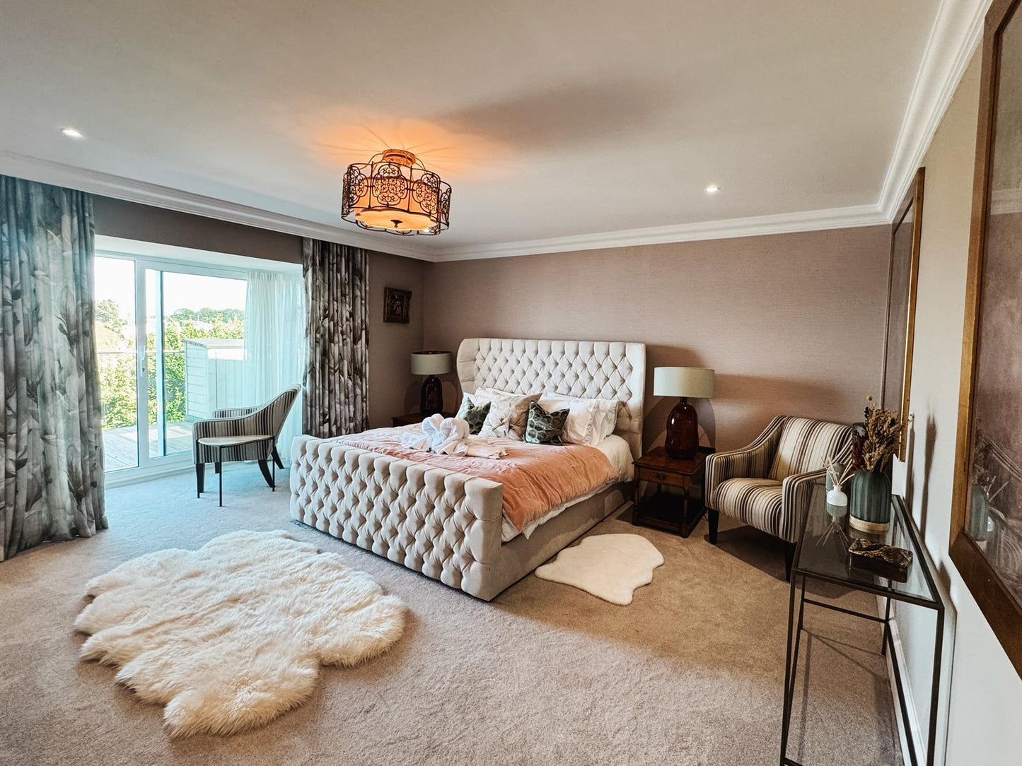 Luxury Retreat, Outdoor Pool, Mumbles, Sleeps x14