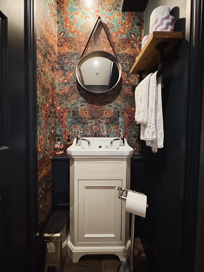 Luxury Retreat, Outdoor Pool, Mumbles, Sleeps x14