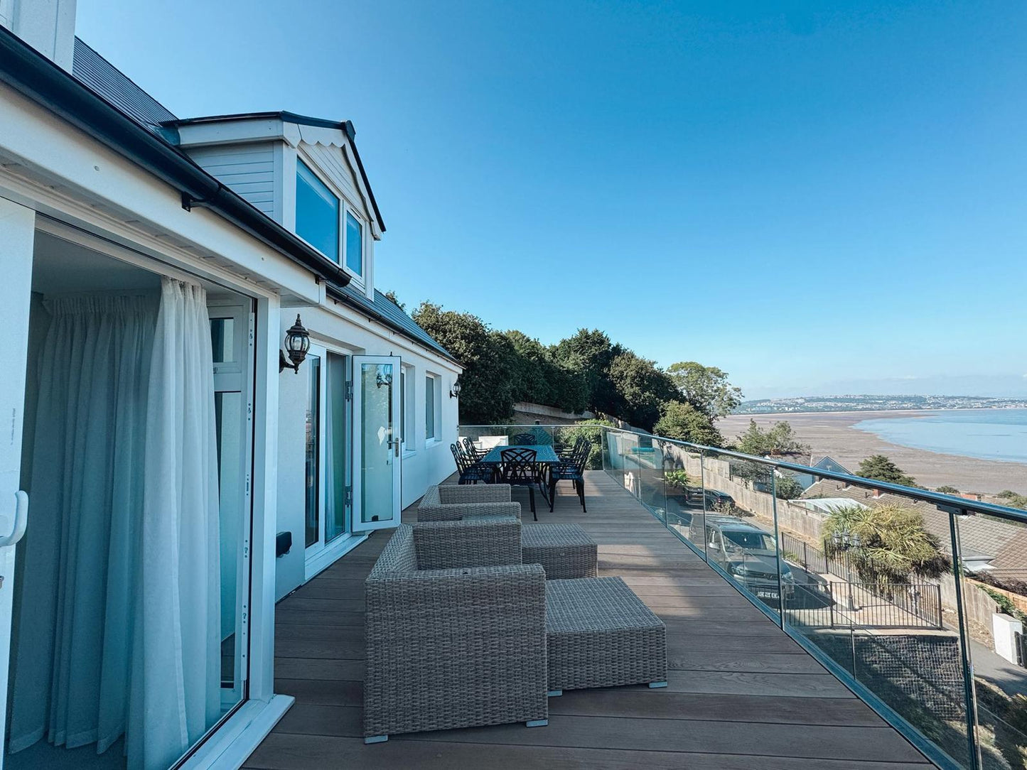 Luxury Retreat, Outdoor Pool, Mumbles, Sleeps x14