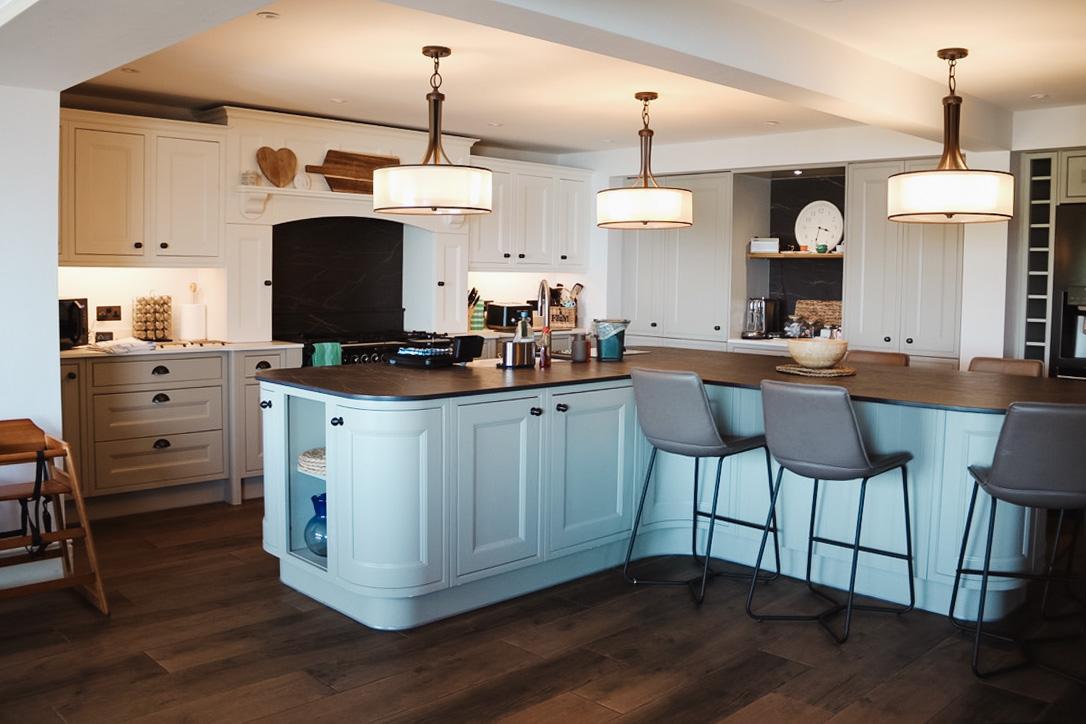 Luxury Retreat, Outdoor Pool, Mumbles, Sleeps x14