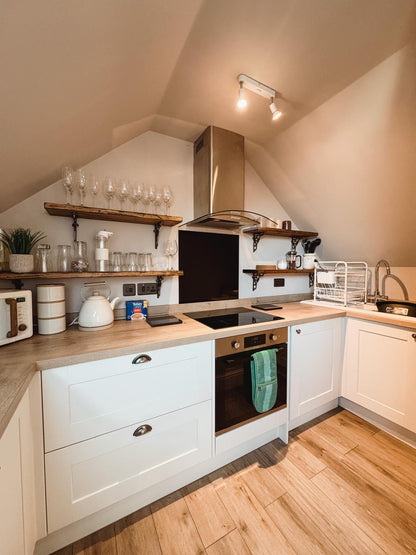 Luxury Retreat, Outdoor Pool, Mumbles, Sleeps x14