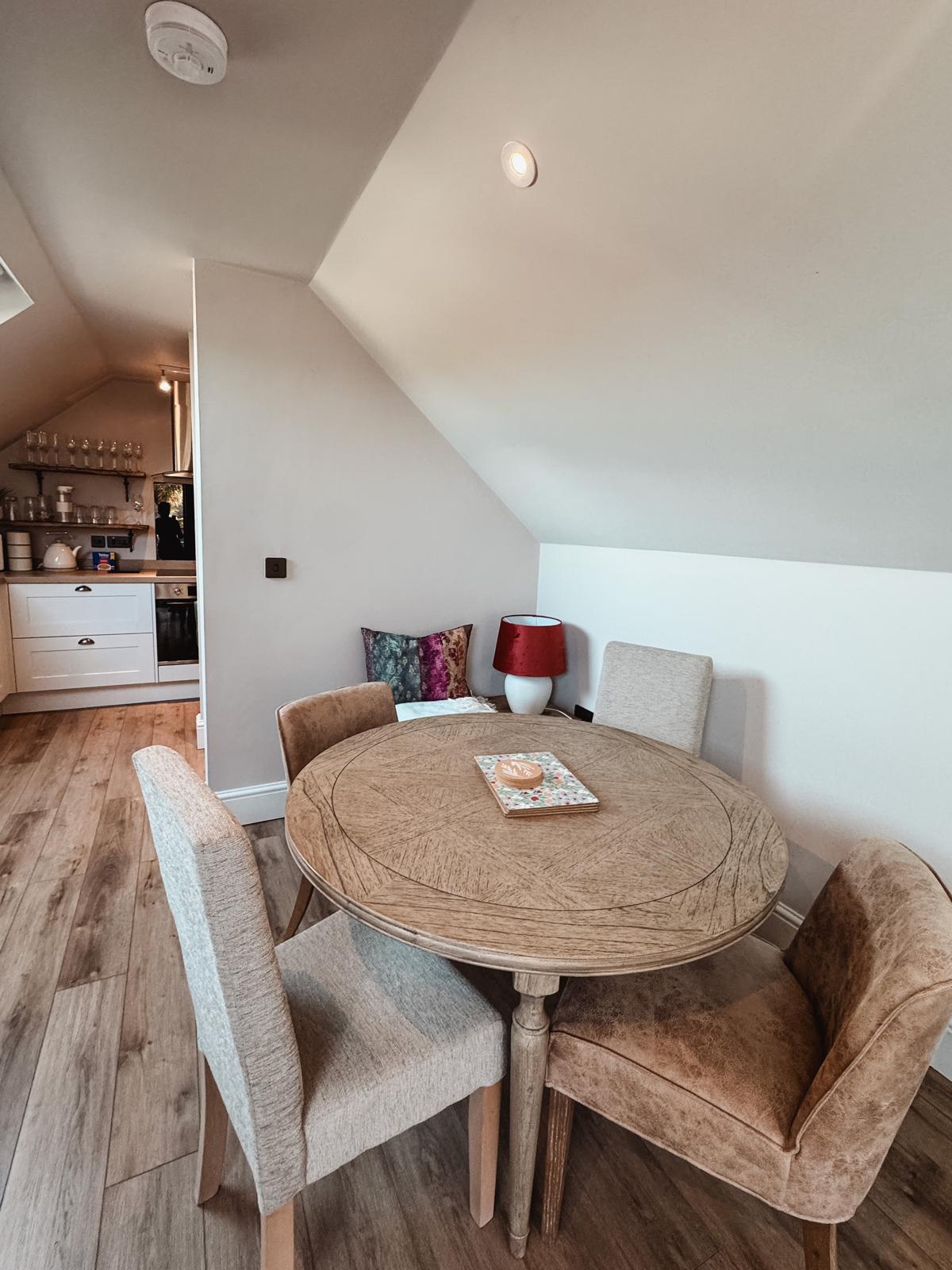 Luxury Retreat, Outdoor Pool, Mumbles, Sleeps x14