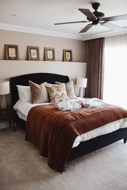 Luxury Retreat, Outdoor Pool, Mumbles, Sleeps x14