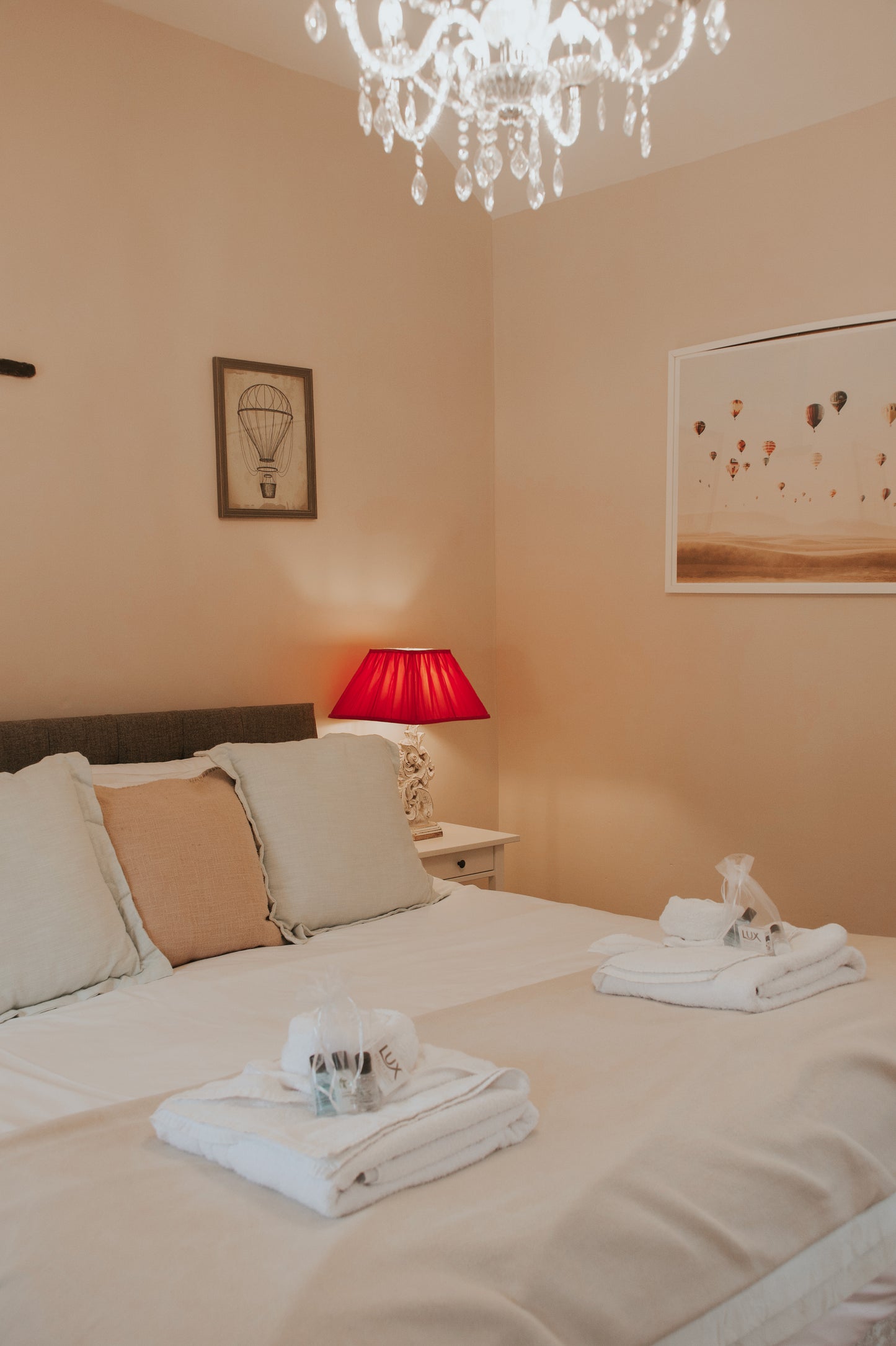 Sunny Marshes - Llanrhidian. Sleeps x 20.