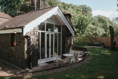 Sketty Green Lodge - Singleton Park. Sleeps x 3.