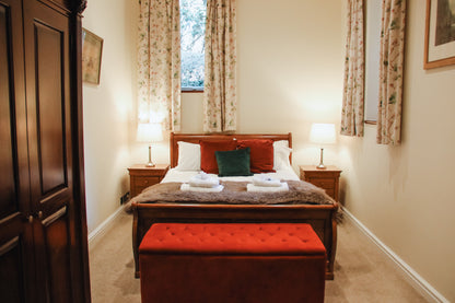 Mumbles - Oystermouth Chapel, Sleeps x6