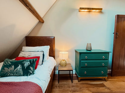 Mumbles - Oystermouth Chapel, Sleeps x6